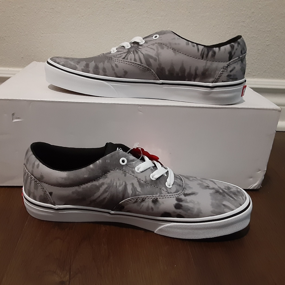 Vans - Picture 2 of 4